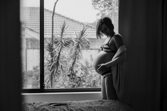 In home Maternity Session | Maja | Alana Prosper Photography
