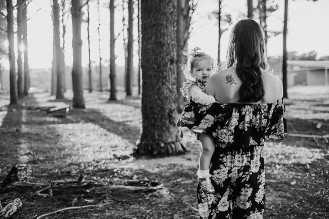 20180518-20180518-DSC_4975 blakc and white image of mother holding daughter during family photography Perth session at The Pines Wanneroo