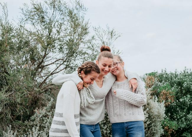 20180526-20180526-DSC_5726-2 Three sisters laughing with arms around each other during family photography session Perth