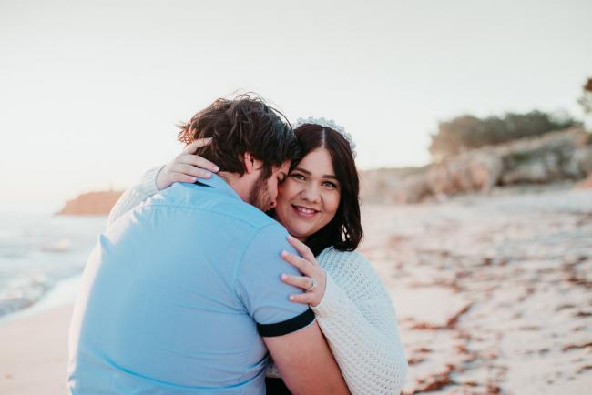 20180616-20180616-DSC_1404 Couple embracing during maternity photography Perth session at Burns Beach