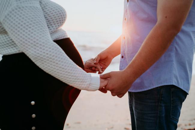 20180616-20180616-DSC_1492 Couple holding hands during maternity photography Perth session at Burns Beach
