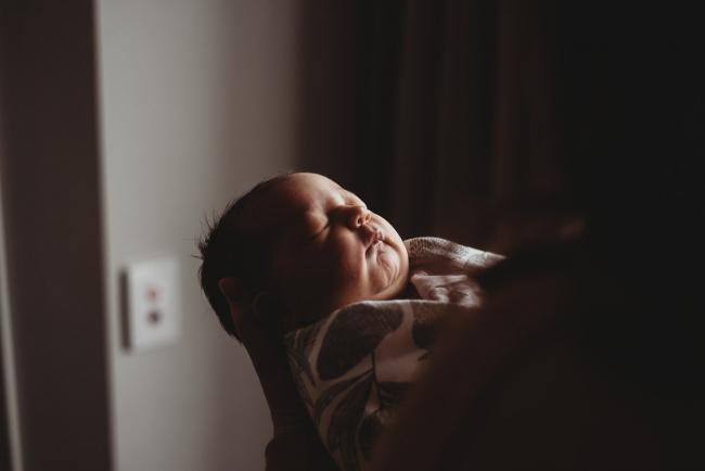 20180809-DSC_6551 new baby face during Fresh 48 photography Perth session