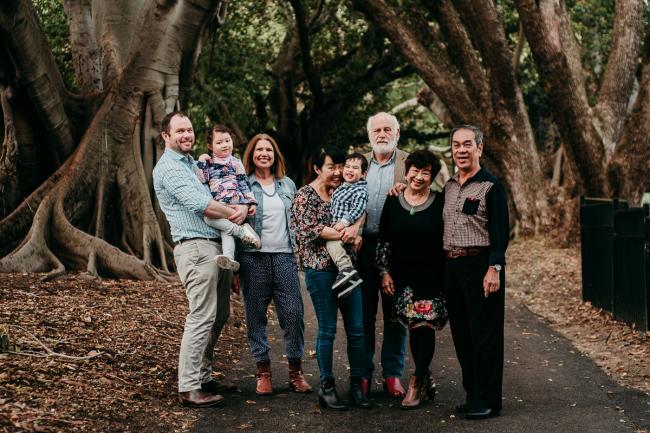20180908-DSC_1884-1 Group shot during extended family photography Perth session at Hyde Park