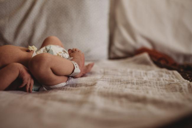 Baby's feet on the hospital bed during Perth Fresh 48 session