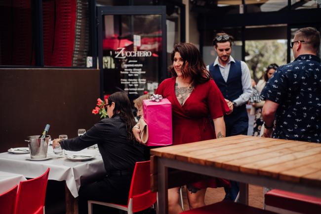 20180930-DSC_0128 Guests arriving with presents during events photography Perth session