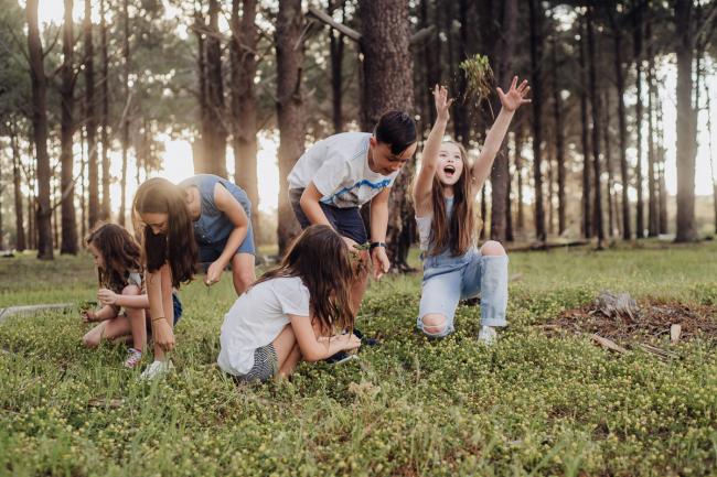 20181005-DSC_0702 Cousins picking and throwing flowers during Perth family photography session at The Pines Wanneroo