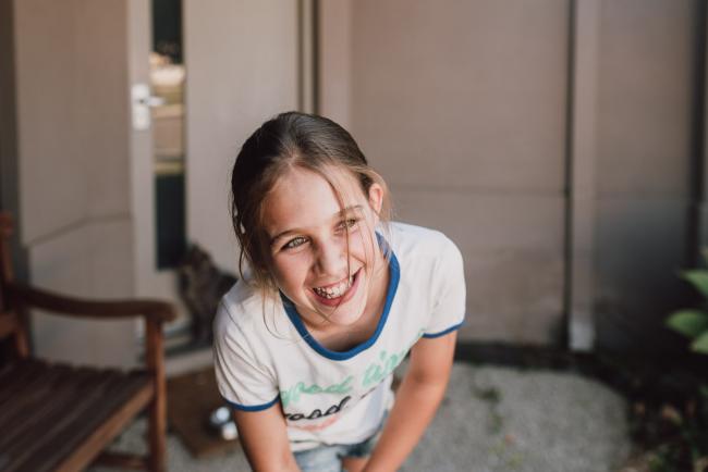 20190321-DSC_7139 Girl laughing with Perth family photographer