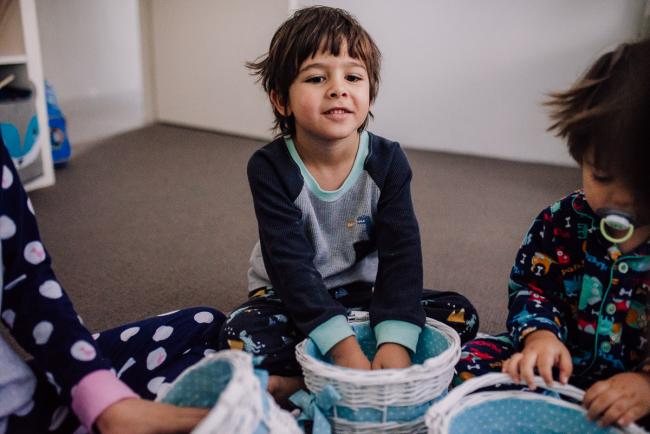 20190421-DSC_1857 Little boy with his hand in a basket with family photographer Perth