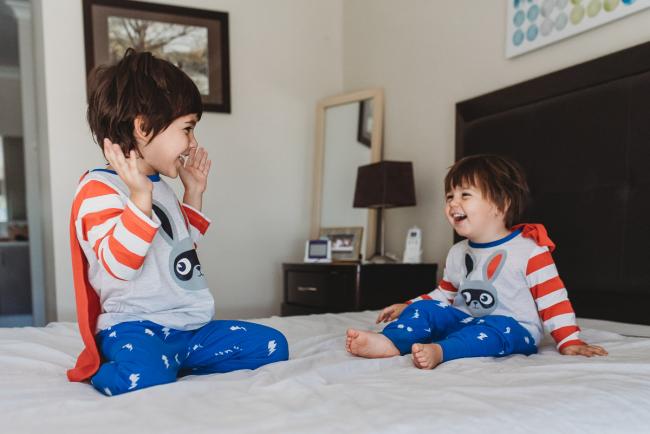 20190422-DSC_2545 Brothers playing peekaboo on the bed with family photographer Perth