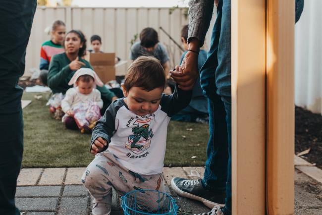 20190422-DSC_2739 Little boy holding onto his mothers hand as he tries to stand with Perth family photographer