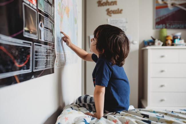 20190622-DSC_8184 Little boy touching a map poster with Perth family lifestyle photographer