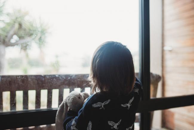 Perth-Family-Photographer-3-of-13 Little boy looking out the window with Perth family photographer