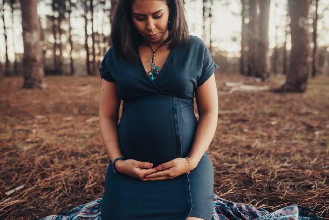 Perth-Maternity-Photographer-The-Pines-48-of-48 Pregnant lady with Perth maternity photographer at The Pines