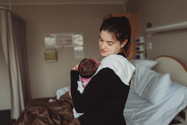 Newborn-and-Fresh-48-Photographer-Perth-SJOG-Mt-Lawley-41-of-51 Mother holding new baby with Perth Fresh 48 photographer at SJOG Mt Lawley