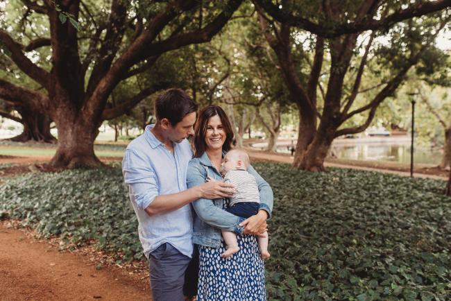 Baby and parents during extended family session at Hyde Park with Perth family photographer Alana Prosper Photography