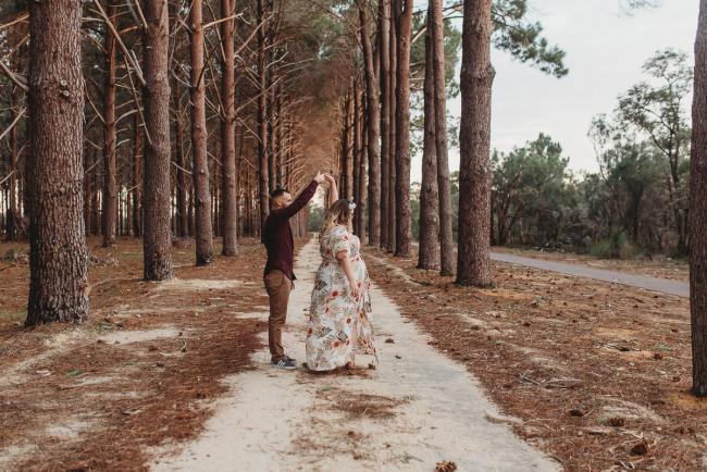 Couple dancing at The Pines with Perth maternity photographer Alana Prosper Photography