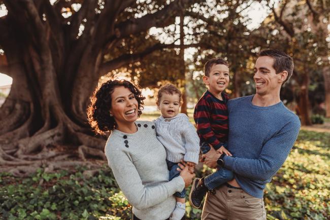 parents and boys with Perth family photographer Alana Prosper Photography at Hyde Park